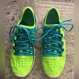 Under Armour Charged Speedform shoes size 9